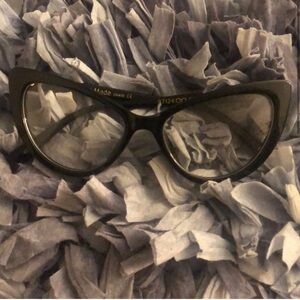 Black Cat-Eye Women’s Sunglasses - Designer Style